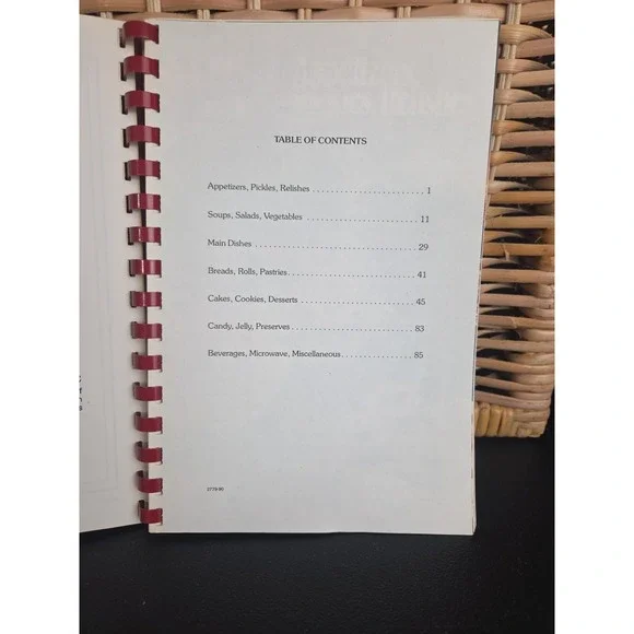 Cedar Lodge Baptist Church Cookbook Thomasville, North Carolina Vintage 1991 - Picture 3 of 7